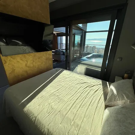 Magic View Luxury Penthouse With Jacuzzi And Sea View شقة *