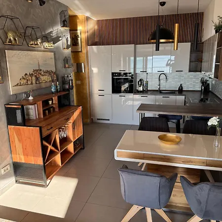 Magic View Luxury Penthouse With Jacuzzi And Sea View Apartman Split