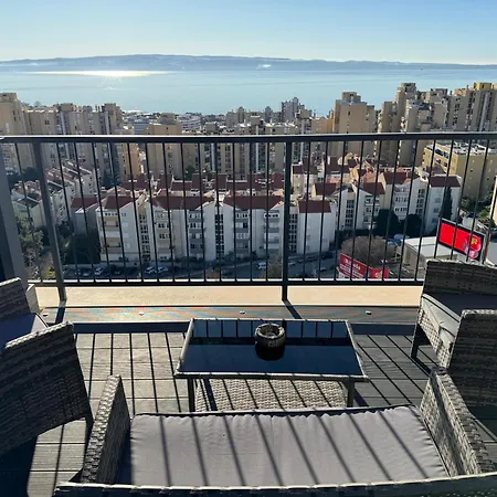 Magic View Luxury Penthouse With Jacuzzi And Sea View 아파트 *
